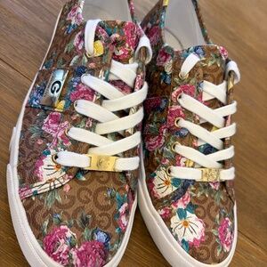 GBG Los Angeles Floral Logo Sneakers Womens 10 Brown Pink Casual Shoes Guess